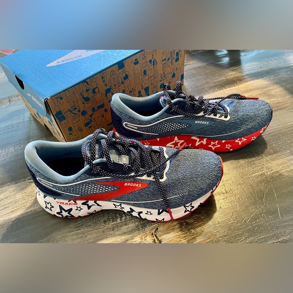 Women’s Trace 2 shoes by Brooks. Size 9 - CUSHION. New in box. - Picture 3 of 9